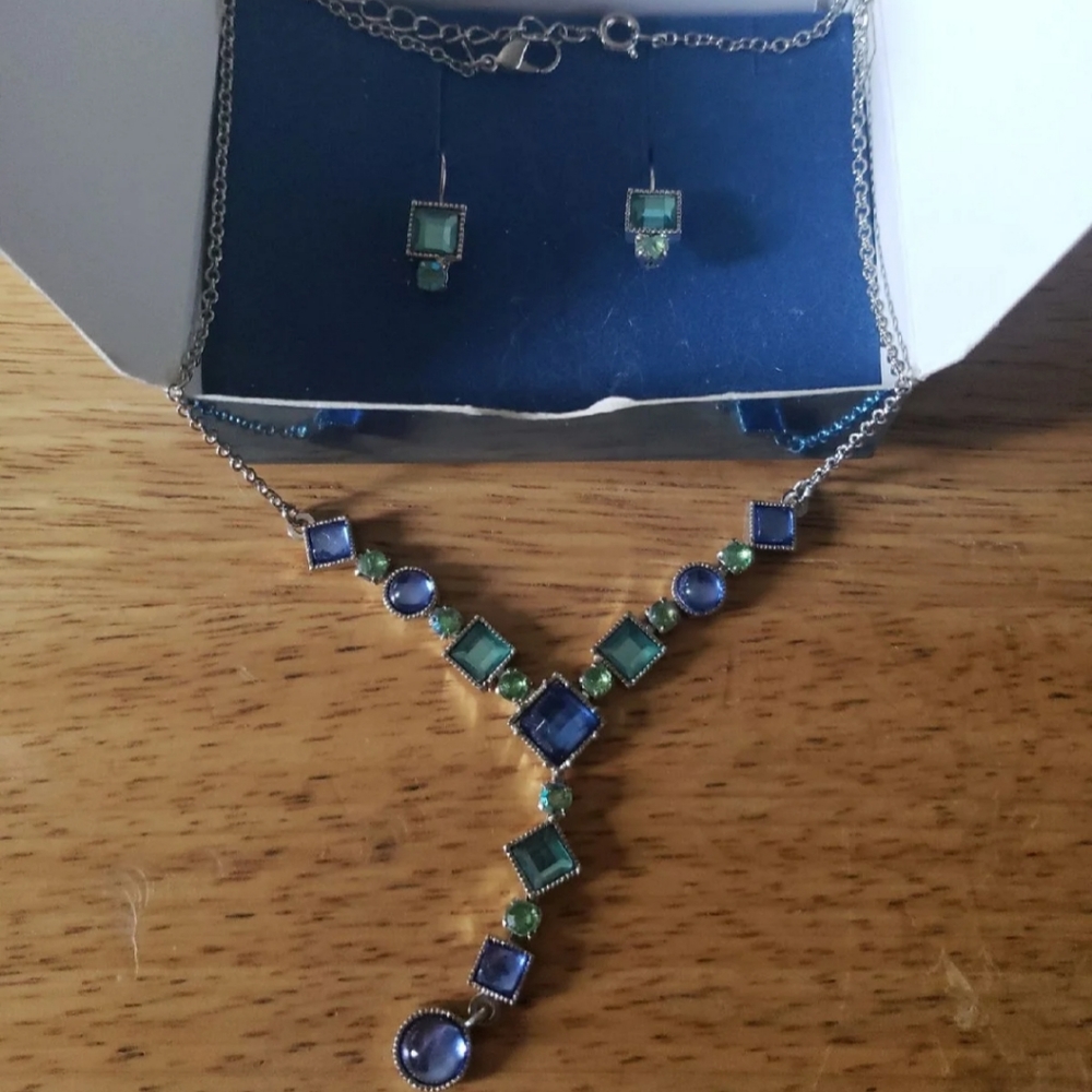 Earring and Necklace Set